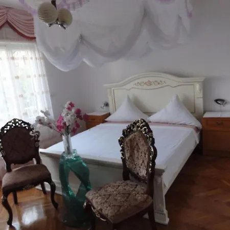 Beautiful In Croatia Next To The Beach, 8 People Apartman