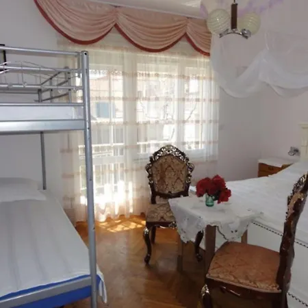 Beautiful In Croatia Next To The Beach, 8 People * Zadar