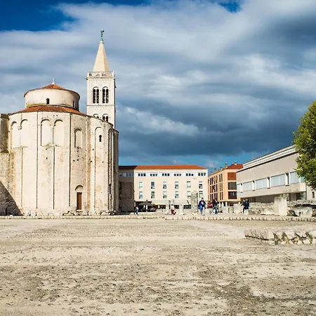 Apartman Beautiful In Croatia Next To The Beach, 8 People